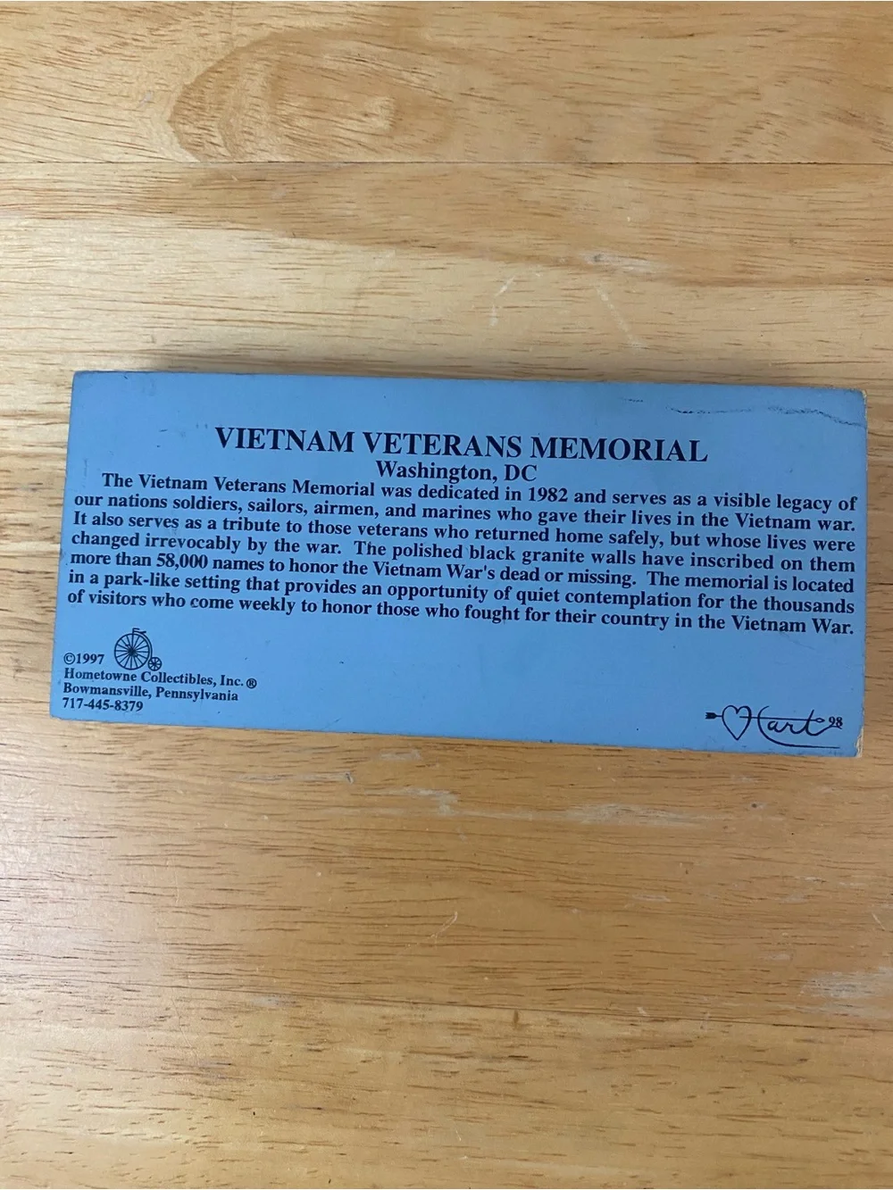 1997 Hometown Collectibles Vietnam Veterans Memorial Wall Shelf Sitter